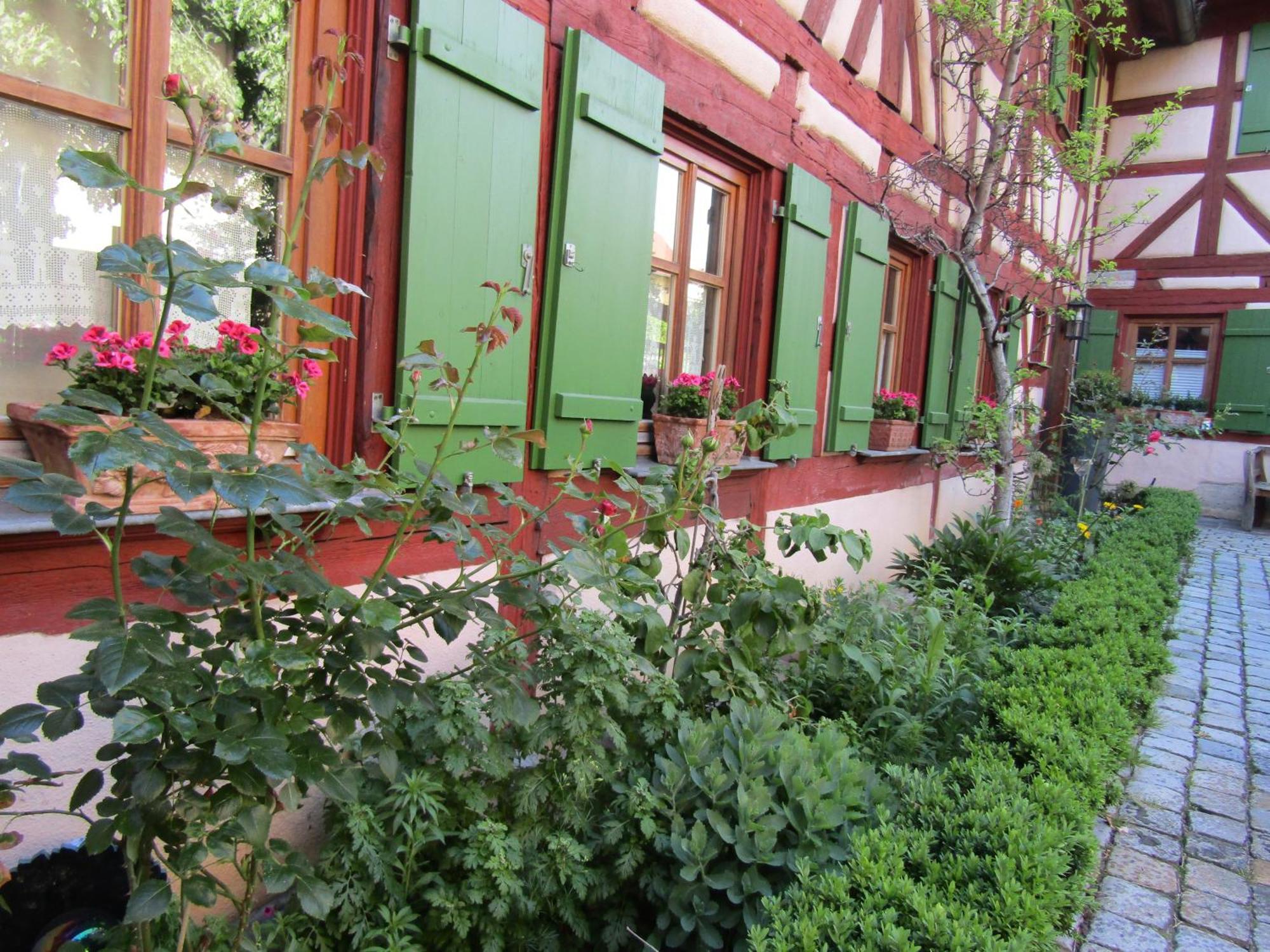 Hotel Und Gasthof Ritter St. Georg Erlangen Exterior foto